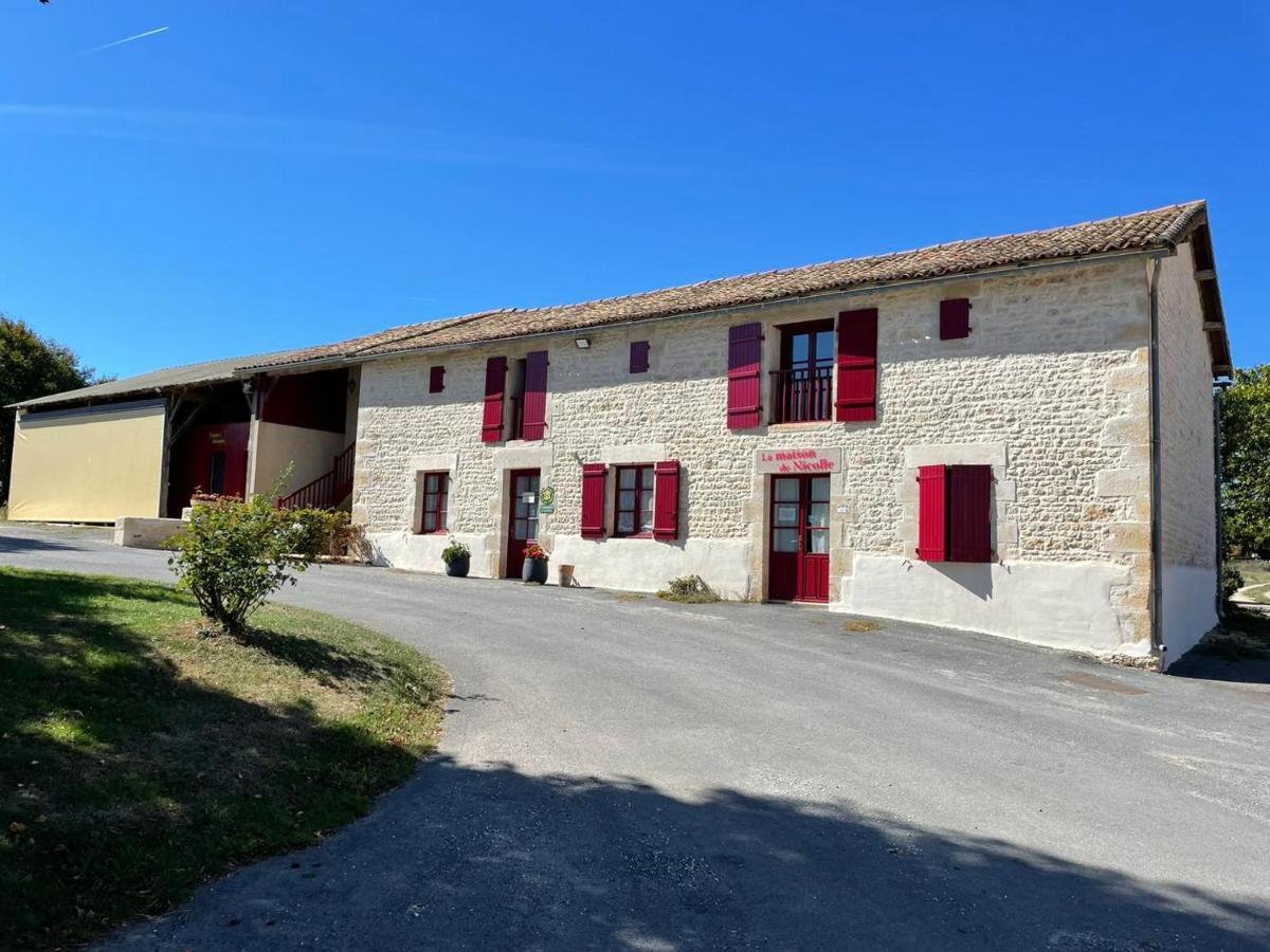 Chambres D'Hotes Du Puy D'Anche Sauze-Vaussais Luaran gambar